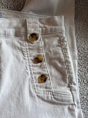 LOFT High-Waist Sailor Button Skinny Jeans in White color - Size 6 | P28